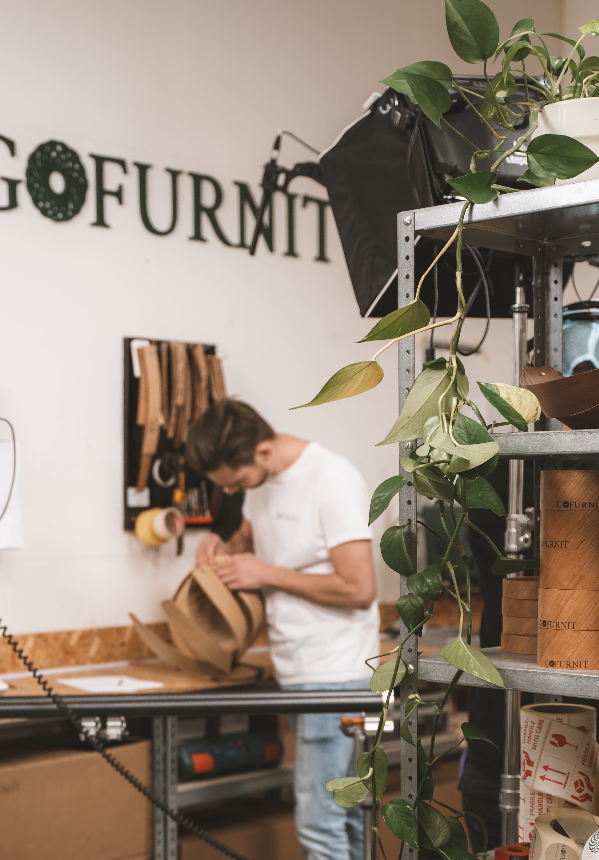 Ein kleiner Einblick in die Arbeit von Gründer und Designer Manuel Döpper von Gofurnit