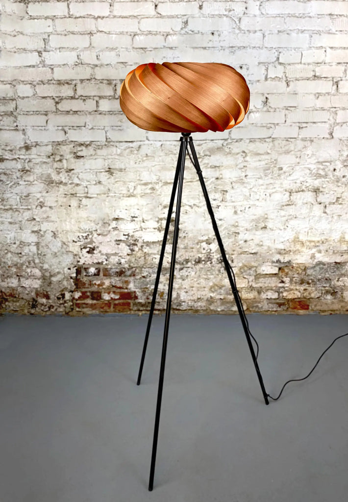 Floor lamp 'Quiescenta' made of cherry wood Gofurnit